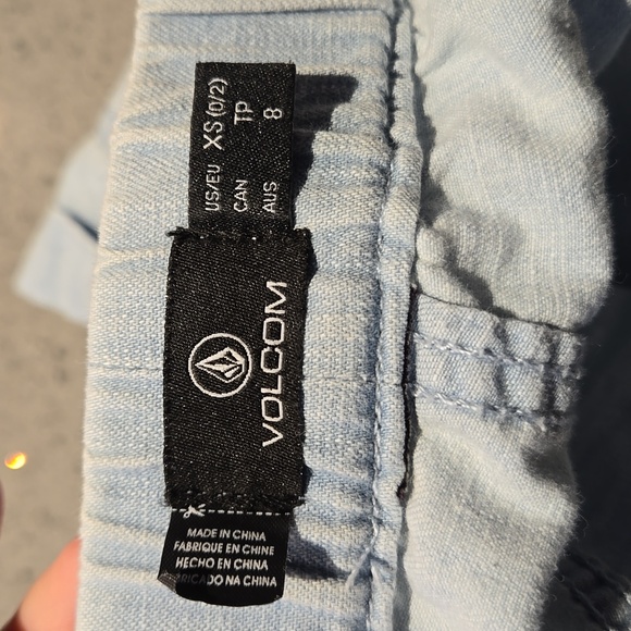 Volcom Sunday Strut Shorts - Picture 4 of 4